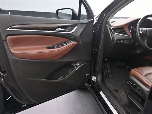 Used 2021 Buick Enclave Avenir w/ Avenir Technology Package image 17