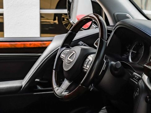 Used 2021 Lexus LX 570 4WD w/ Luxury Package image 21