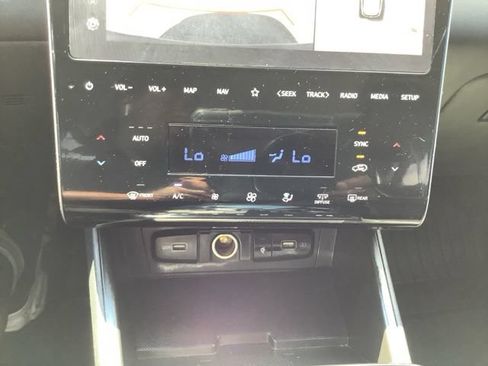 Certified 2024 Hyundai Tucson Limited AWD/4WD image 26