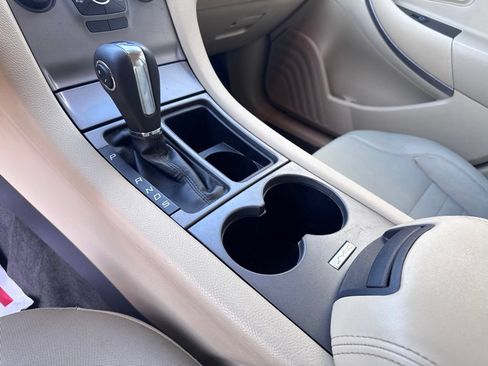 Used 2018 Ford Taurus SE FWD image 20