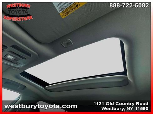 Used 2023 Toyota Highlander XLE image 35