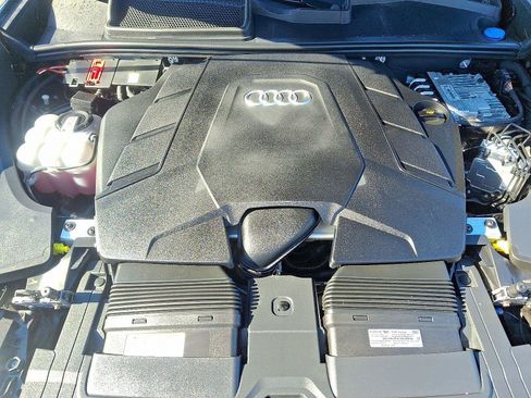 Certified 2025 Audi Q8 Premium Plus AWD/4WD image 28
