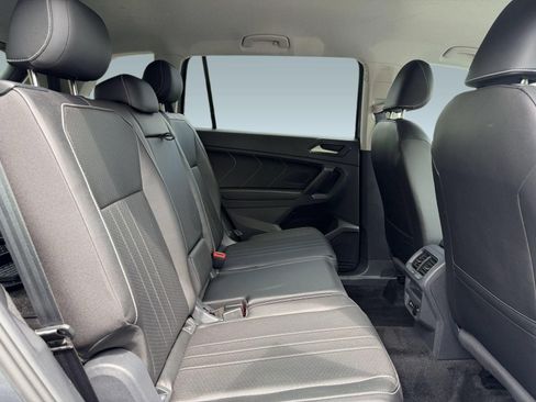 Used 2023 Volkswagen Tiguan SE FWD image 30
