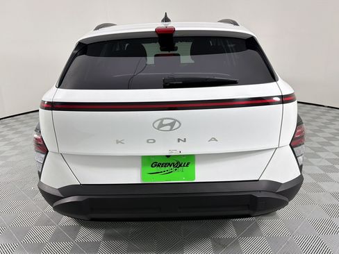 Used 2025 Hyundai Kona SEL image 10