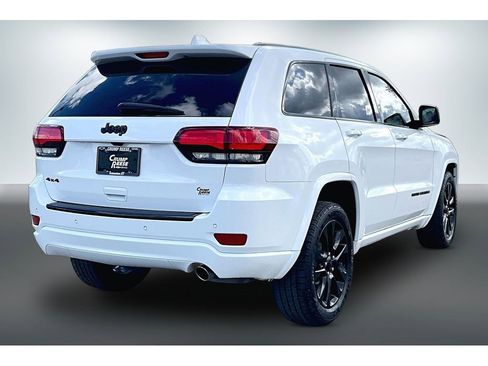 Used 2018 Jeep Grand Cherokee Altitude image 6