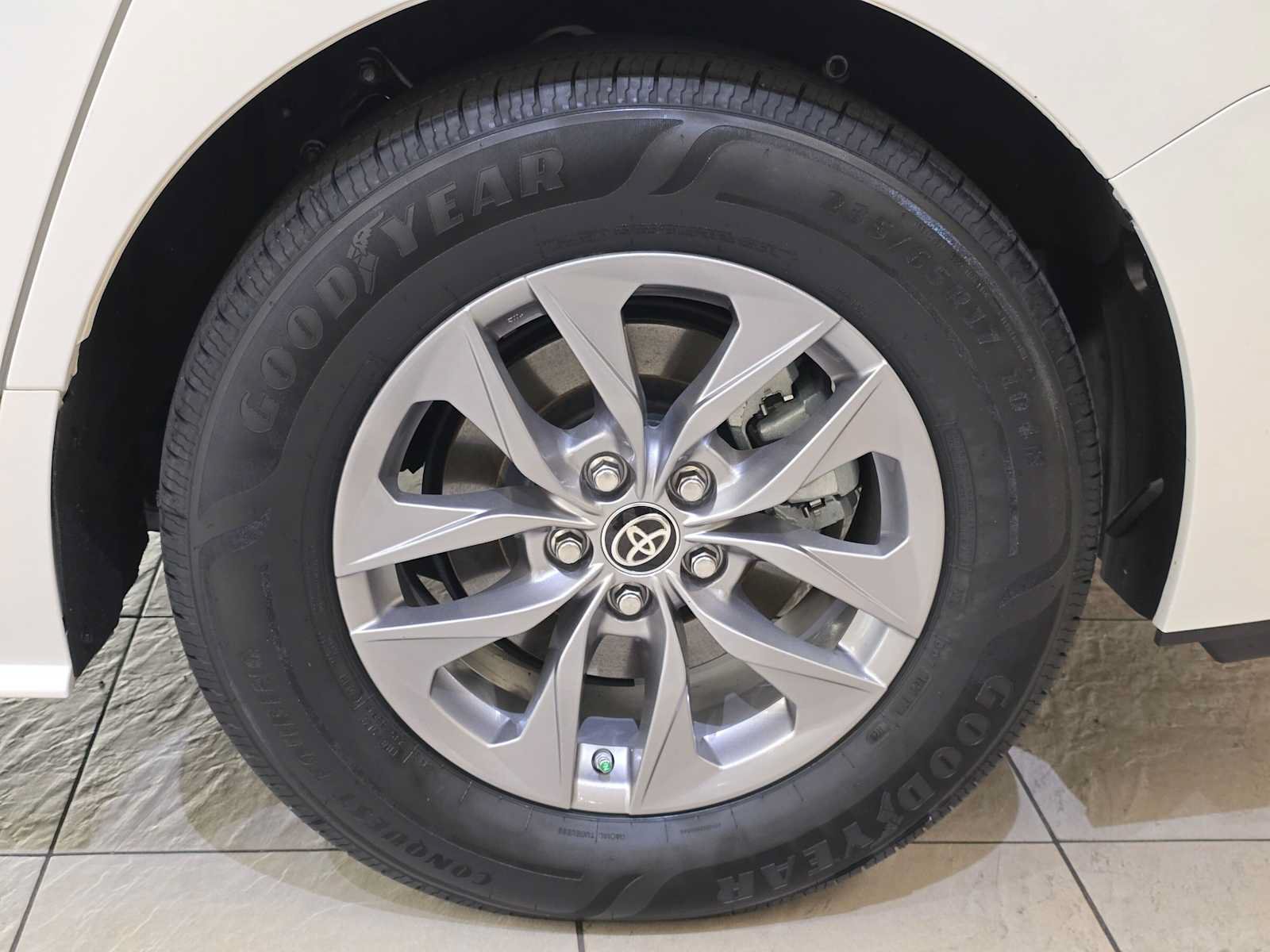 Certified 2021 Toyota Sienna XLE AWD/4WD image 7