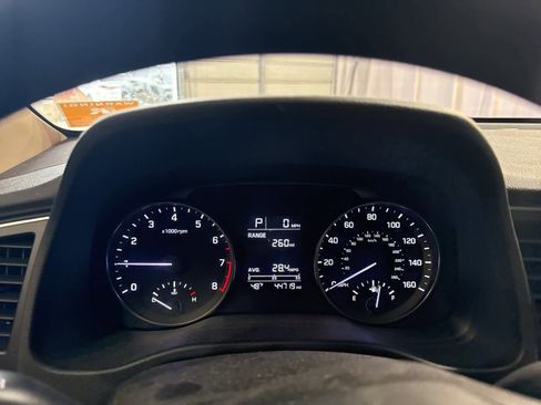 Used 2018 Hyundai Elantra SE image 18