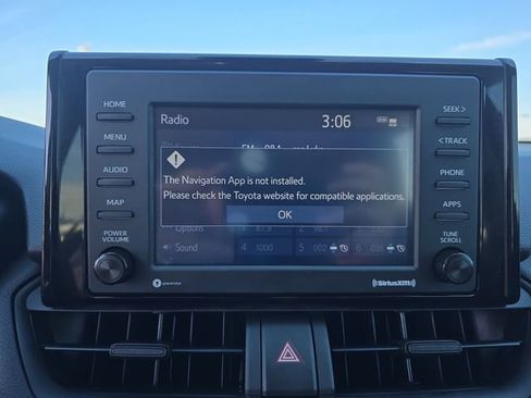 Used 2022 Toyota RAV4 XLE w/ Convenience Package image 22