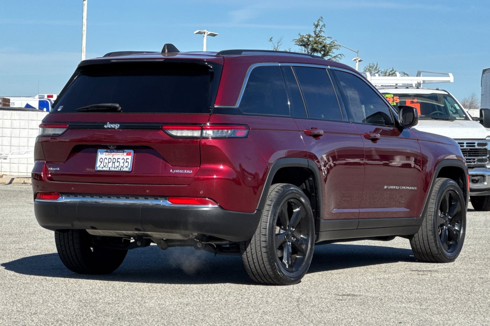 Used 2023 Jeep Grand Cherokee Laredo AWD/4WD image 4