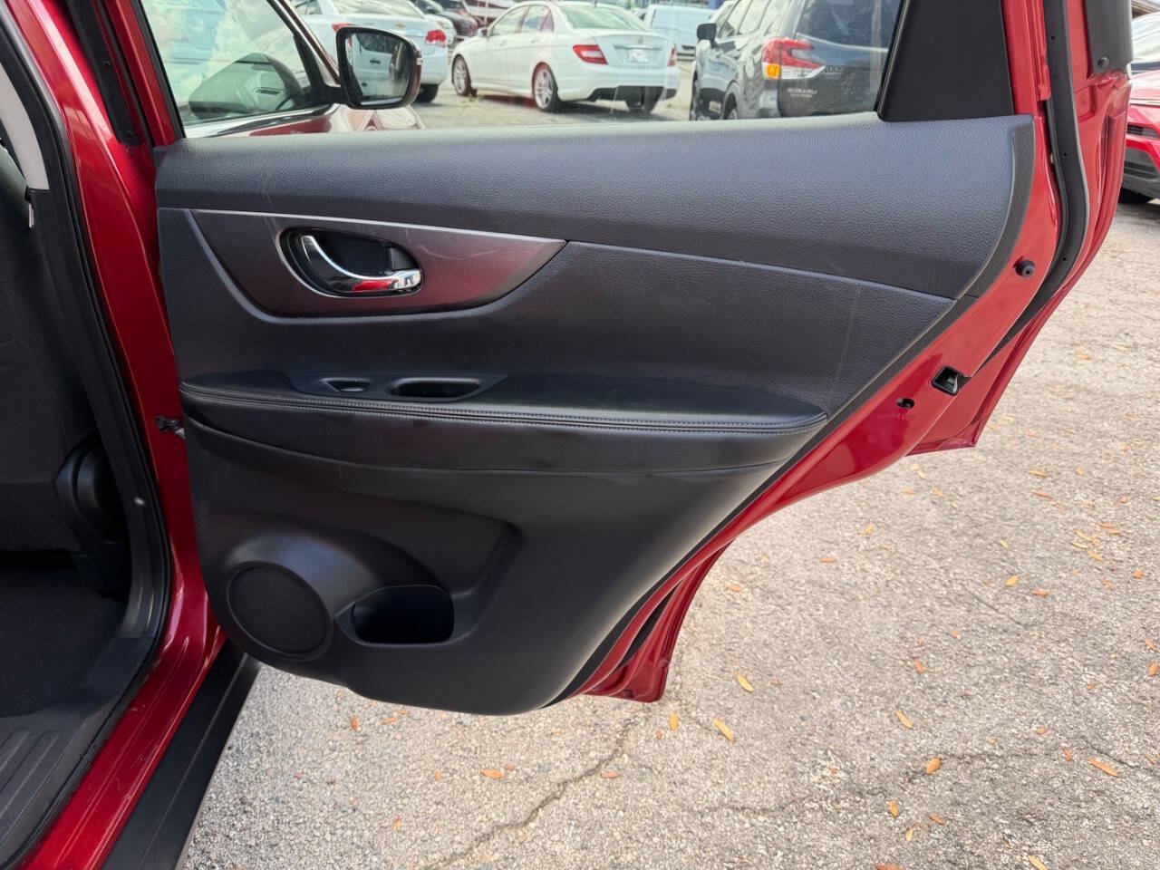 Used 2016 Nissan Rogue S w/ Appearance Package FWD image 24