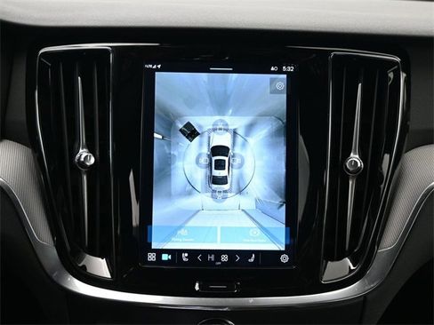 Used 2024 Volvo S60 B5 Plus image 21