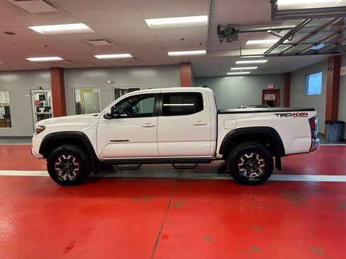 Certified 2023 Toyota Tacoma TRD Off-Road image 6
