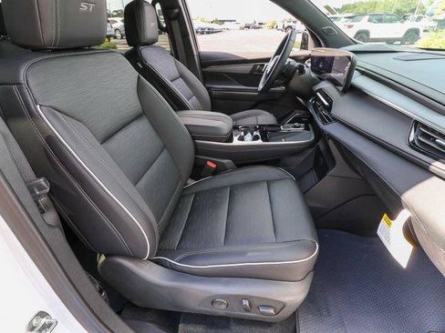 New 2026 Buick Enclave Sport Touring w/ Power Package FWD image 24