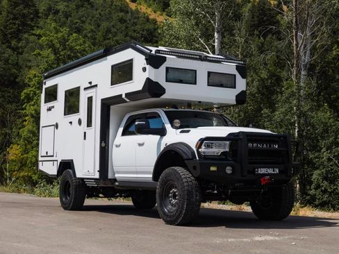 Used 2024 RAM 5500 Limited image 1