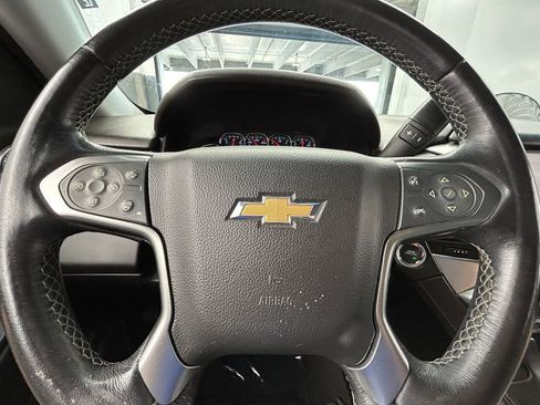 Used 2020 Chevrolet Suburban LT RWD image 34