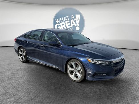 Used 2018 Honda Accord Touring image 1