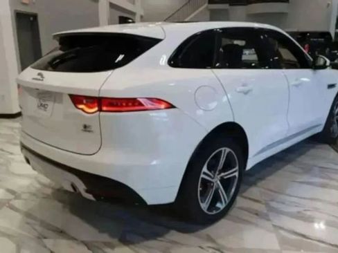 Used 2020 Jaguar F-PACE S image 5