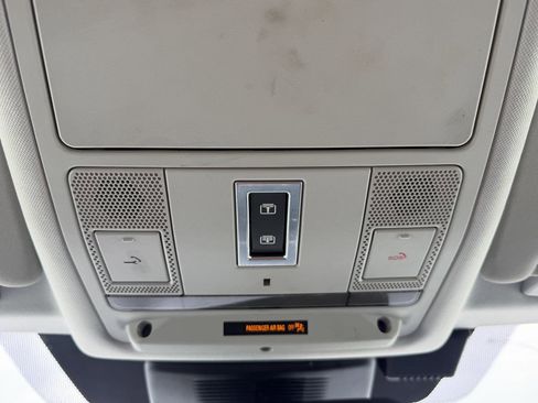 Used 2018 Land Rover Discovery Sport HSE image 37