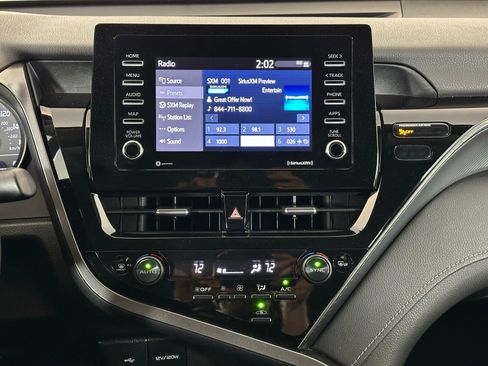 Used 2023 Toyota Camry SE FWD image 14