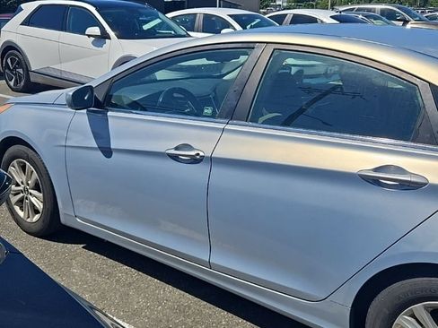 Used 2012 Hyundai Sonata GLS w/ Popular Equipment Pkg FWD image 12