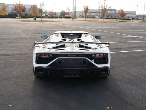 Used 2021 Lamborghini Aventador SVJ image 7