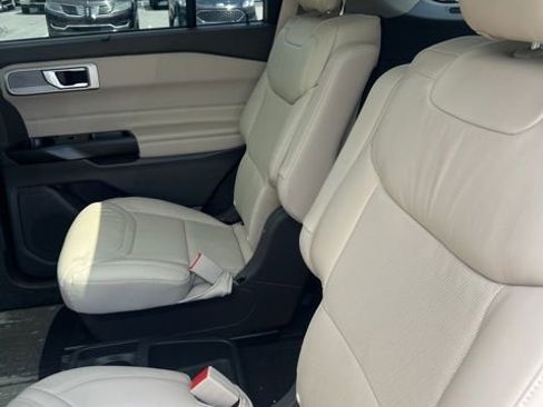Used 2020 Ford Explorer Platinum AWD/4WD image 13