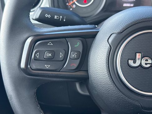 Used 2025 Jeep Wrangler Unlimited Sport AWD/4WD image 29