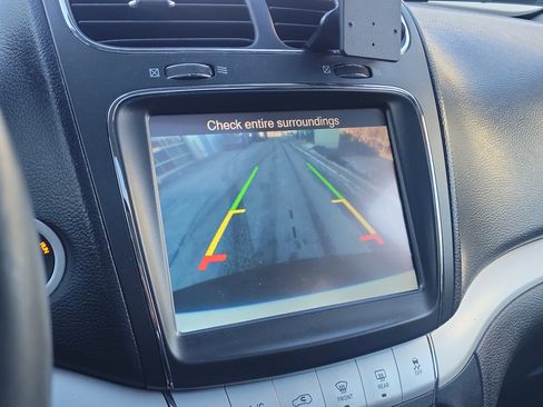 Used 2015 Dodge Journey R/T w/ Flexible Seating Group image 25