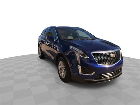 Certified 2023 Cadillac XT5 Luxury image 3