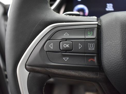 Used 2023 Jeep Grand Cherokee L Limited image 15