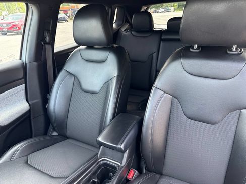 Used 2024 Jeep Compass Latitude AWD/4WD image 45