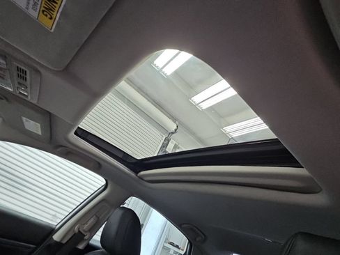 Used 2019 Honda Insight Touring image 28