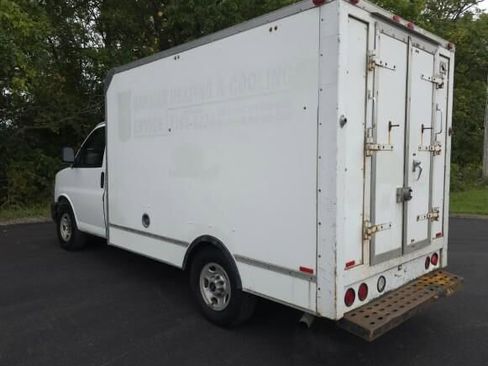 Used 2004 GMC Savana 3500 image 3