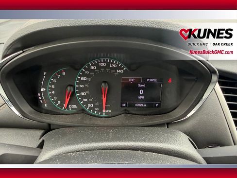 Used 2019 Chevrolet Trax LT w/ LT Convenience Package AWD/4WD image 18