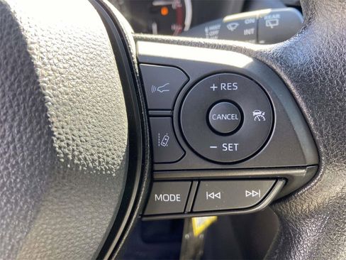 Used 2025 Toyota RAV4 LE image 33