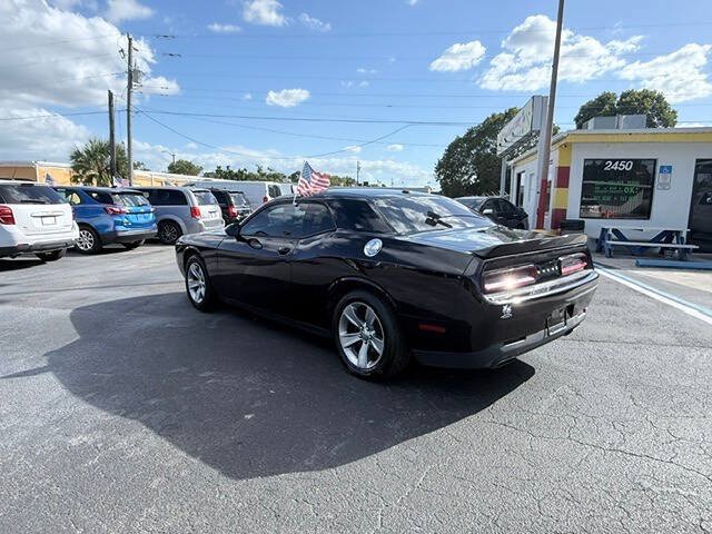 Used 2018 Dodge Challenger SXT RWD image 4