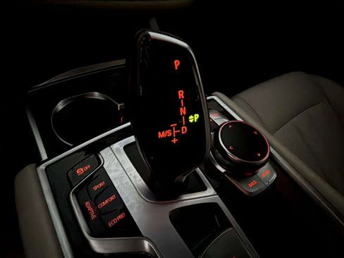 Used 2016 BMW 740i image 40