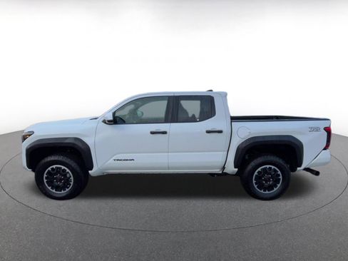 Used 2025 Toyota Tacoma TRD Off-Road image 9