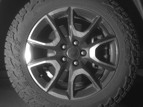 Used 2025 Jeep Compass Trailhawk image 13