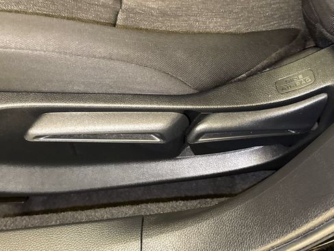 Used 2025 Honda Accord LX image 19