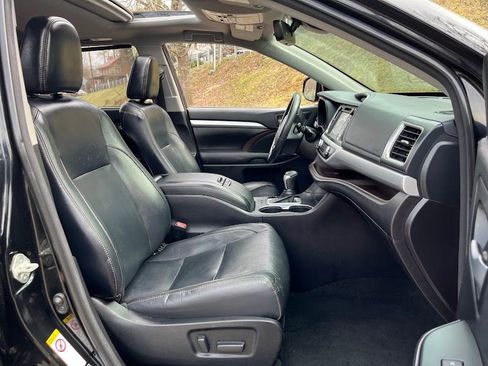 Used 2018 Toyota Highlander XLE image 37