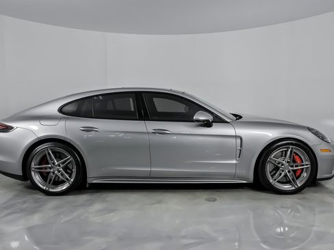 Used 2017 Porsche Panamera Turbo image 14