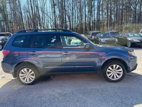 Used 2013 Subaru Forester 2.5X Premium w/ All-Weather Plus Pkg AWD/4WD image 4