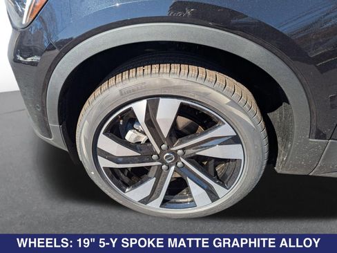 New 2025 Volvo XC40 B5 Plus w/ Protection Package Premier AWD/4WD image 24