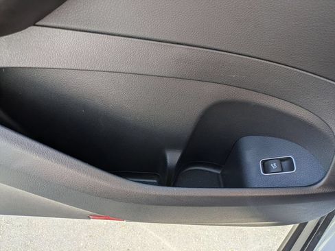 Used 2025 Mercedes-Benz GLS 450 4MATIC image 24