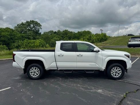 New 2026 Toyota Tacoma SR5 AWD/4WD image 2