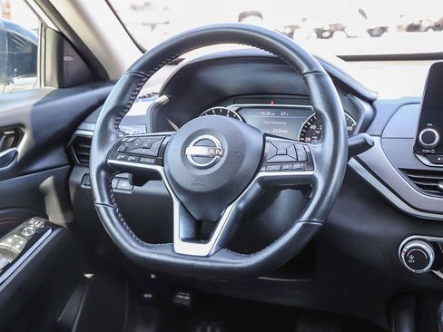 Used 2023 Nissan Altima 2.5 SR FWD image 16