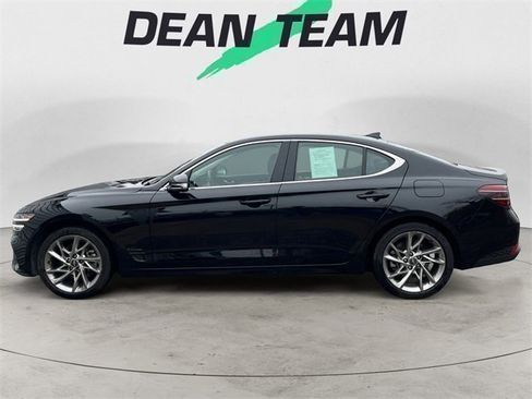 Used 2022 Genesis G70 2.0T image 5