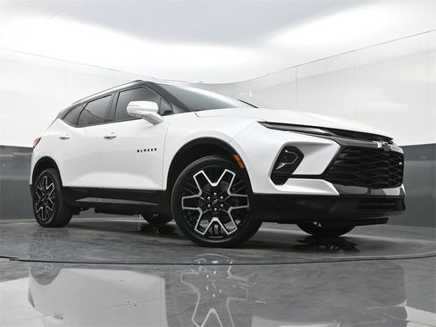 Used 2023 Chevrolet Blazer RS w/ Driver Confidence II Package image 28