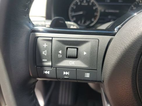 Certified 2023 Nissan Pathfinder SL FWD image 17
